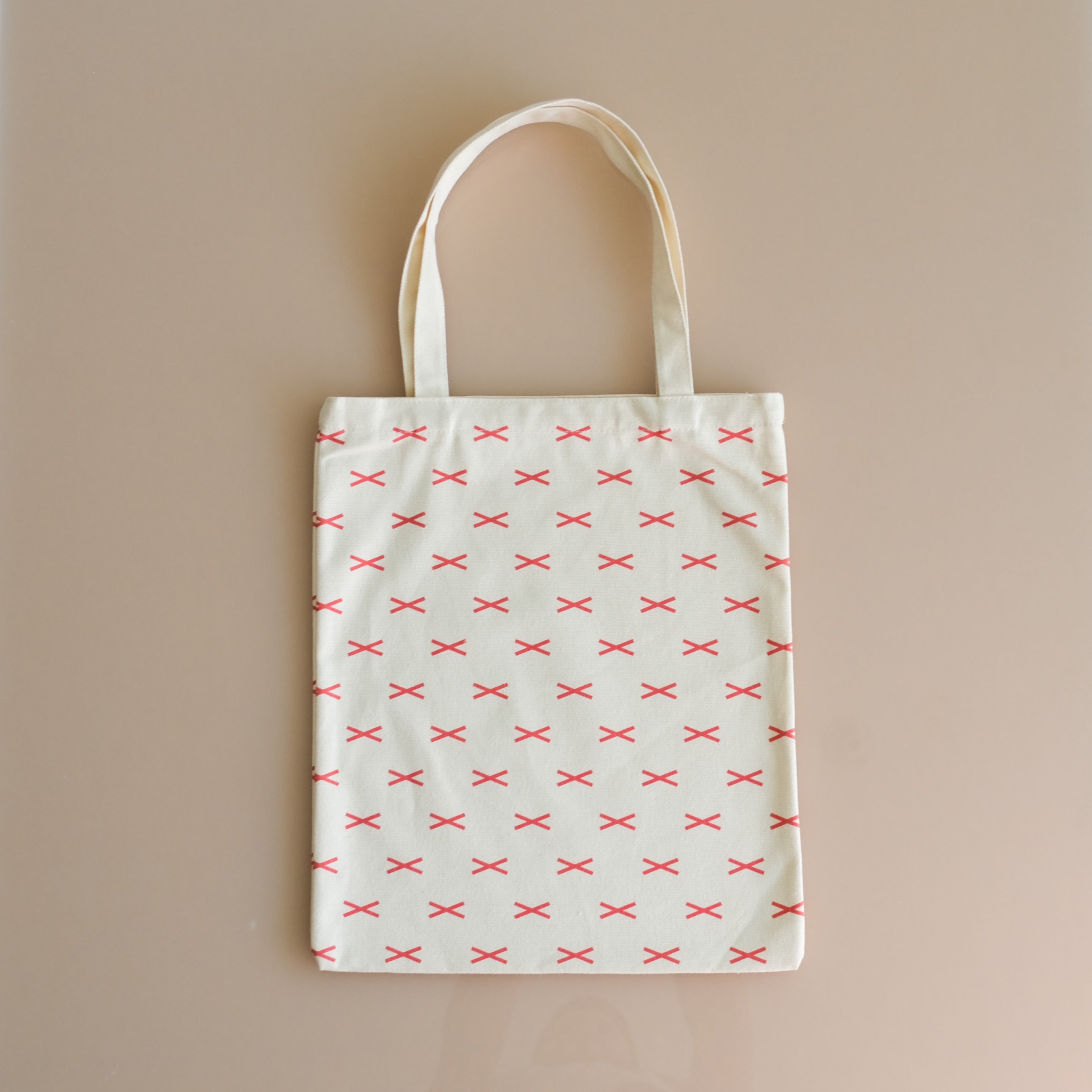 X pattern tote bag